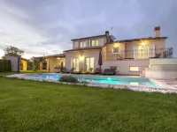 Villa Vela - Pools