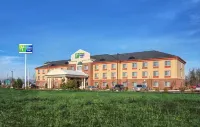 Holiday Inn Express & Suites Medford-Central Point Hotels in 