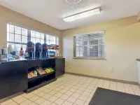 Extended Stay America Select Suites - Columbia - Ft Jackson Hotel berhampiran Kubu Jackson