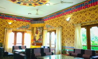 Lhaki Hotel