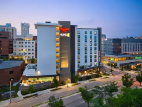 ハンプトン  イン タウソン ダウンタウン タウソンのホテル