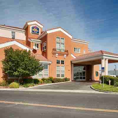 Best Western I-5 Inn  Suites Hotel Exterior