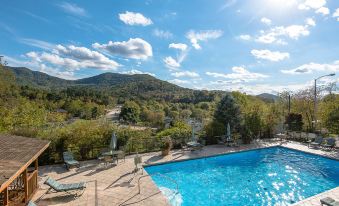 Holiday Inn Asheville East-Blue Ridge Pkwy