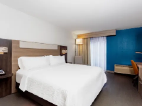 Holiday Inn Express CLEARWATER EAST - ICOT CENTER by IHG Hotéis em Largo