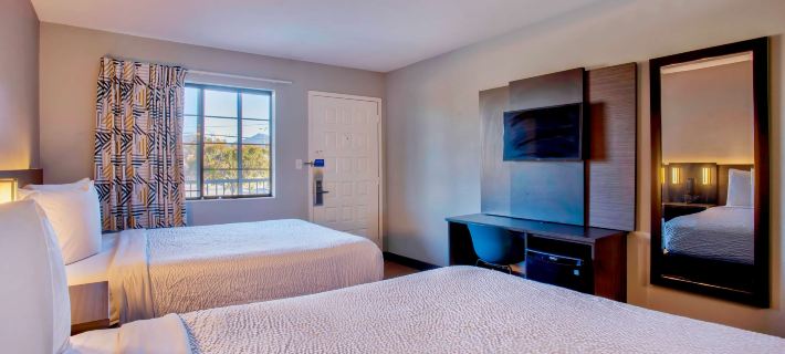 Motel 6 Kingman, AZ Route 66 East Отели в г. Кингман