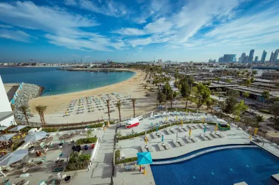 Rove la Mer Beach, Jumeirah Hotels in der Nähe von Mediterranean Garden