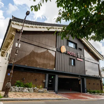 Gyeongju Yolo Отели рядом с достопримечательностью «Храм Голгулса»