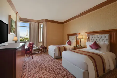 Al Aziziyah Boutique Hotel by the Torch Отели рядом с достопримечательностью «West Walk»