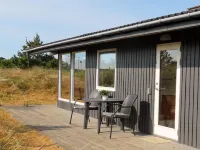 "Elsa" - 700m from the Sea Hotels in Oksbol