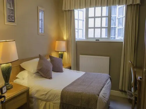 The Kings Head Hotel Hotels in Llantilio Pertholey