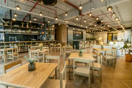 Mutuo Vive Отели рядом с достопримечательностью «Госпиталь Кабаньяс»