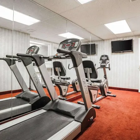 Quality Inn & Suites des Moines - Merle Hay Road
