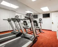 Quality Inn & Suites des Moines - Merle Hay Road - gimnasio