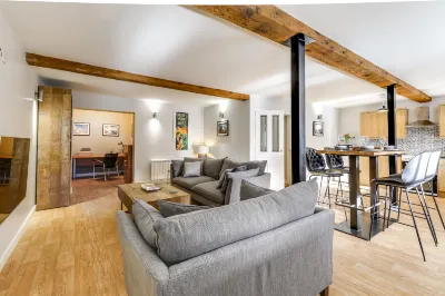 老倉庫伊利酒店 酒店