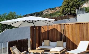 Casa Lunga in Erbalunga - A Stone's Throw from the Beach