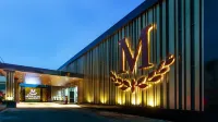 The Marison Hotel Hotels near Forest Lake Memorial Parks