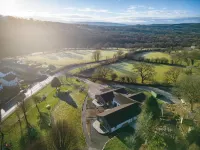 Suite 9 - Sleeping Giant Hotel - PEN Y CAE Inn Hotels in Glynneath