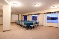 Holiday Inn & Suites OSOYOOS by IHG - ที่มีที่จอดรถ