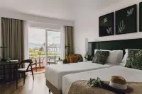 Hotel Ponta Delgada Отели рядом с достопримечательностью «Nucleo de Santa Bárbara do Museu Carlos Machado»