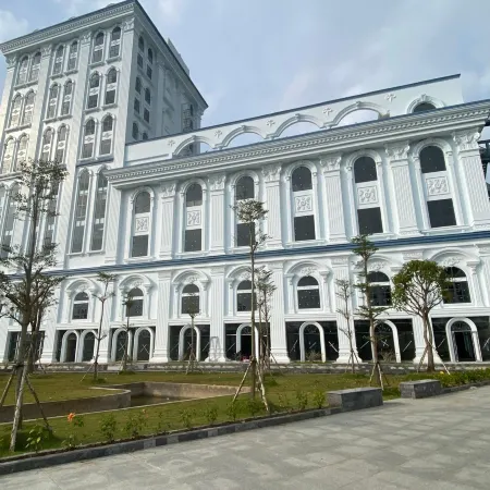 Ngoc Thu Palace
