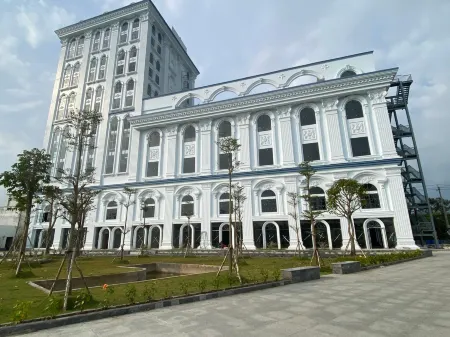 Ngoc Thu Palace Отели рядом с достопримечательностью «Chùa Khánh Sơn 慶山寺»