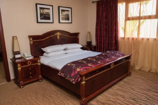 Crossroads Hotel Отели рядом с достопримечательностью «Парк Хавила»