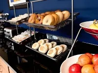 Fairfield Inn & Suites Youngstown Boardman/Poland - breakfast