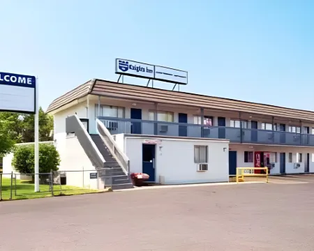 Howard Johnson by Wyndham Spokane Hotels in Spokane