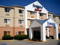Fairfield Inn & Suites Kansas City Lee's Summit Отели рядом с достопримечательностью «Юнити Виллидж Роуз Гарден & Фаунтинс»