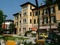 Hotel Maderno Отели рядом с достопримечательностью «Villa romana dei Nonii Arrii»