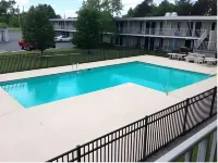 Days Inn by Wyndham Cullman - Pools