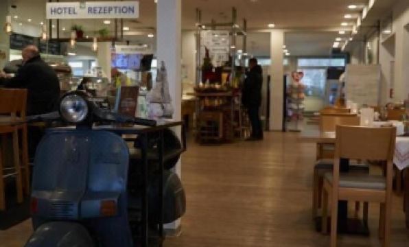 Hotel Auszeit im Euro Rastpark Guxhagen - Housity