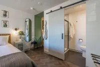The Local Motel & Shops Hotels in Eugene