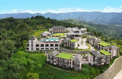 Dusit Thani Himalayan Resort - bar