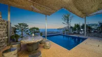 Pohang Overlooking Pool Villa