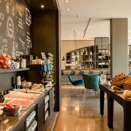 Motel One Barcelona-Ciutadella Отели рядом с достопримечательностью «Барселонета»