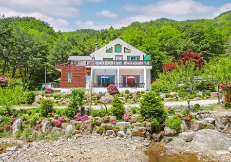 Inje Good Morning Pension Отели рядом с достопримечательностью «The 38th Parallel»