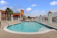 Super 8 by Wyndham Athens Hotels in Athens