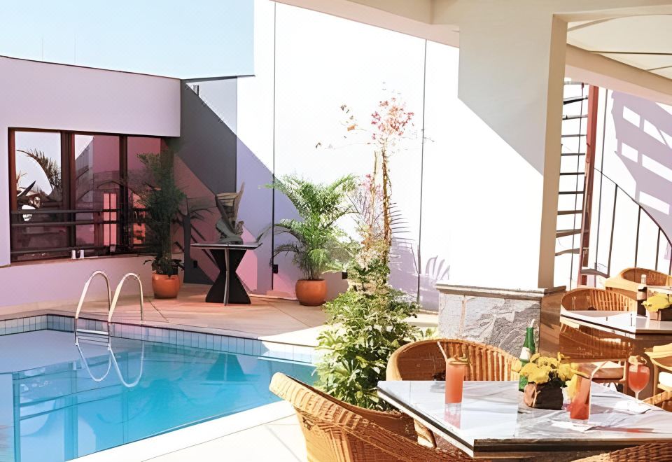 2. Hotel Go..