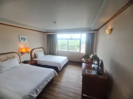 Westerngrand Hotel Ratchaburi Отели рядом с достопримечательностью «Wat Chong Lom»