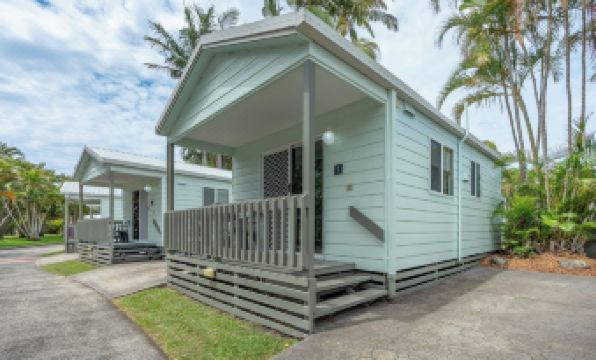 2. 타스만 홀리데이..