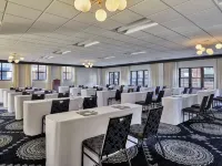 Graduate by Hilton Minneapolis Hotels near Williams Arena