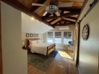 Yosemite Basecamp Các khách sạn gần Groveland Yosemite Gateway Museum