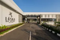 Laska Hotel Resort Ciletuh - parking