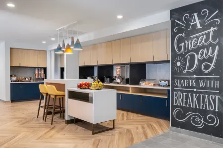 TownePlace Suites Brunswick Отели в г. Глинн