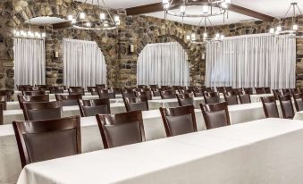 Ramada by Wyndham Ottawa on the Rideau