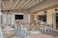 Acropolis Apartments - breakfast