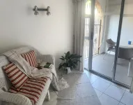 Busa House - Triple Room Hotels in White River