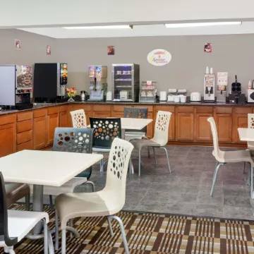 Super 8 by Wyndham Muscatine