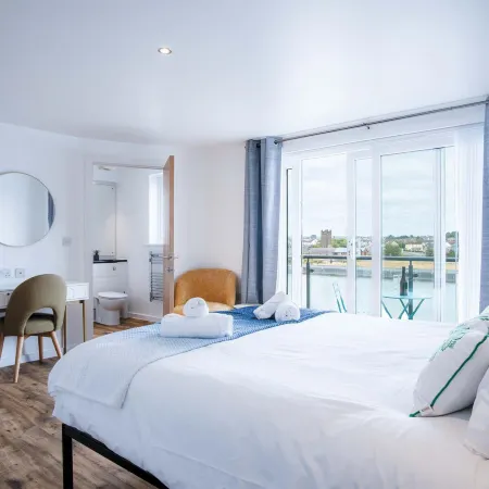 Skyline Duplex Penthouse - 3 Bedroom - Llanelli